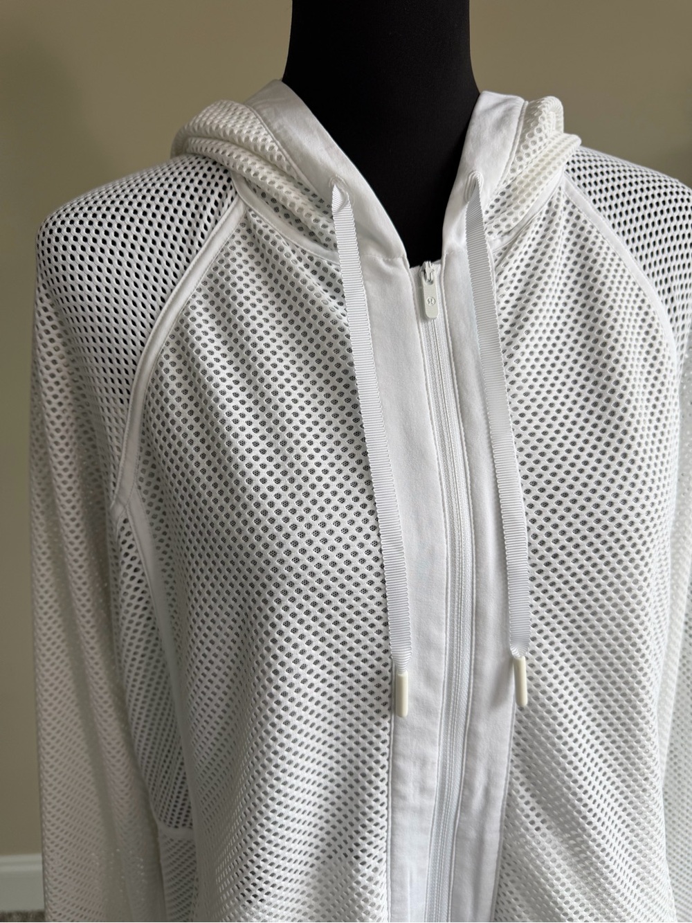 NWOT Lululemon White Mesh Full-Zip Hooded Jacket Relaxed Fit Women’s 12 - Picture 5 of 11